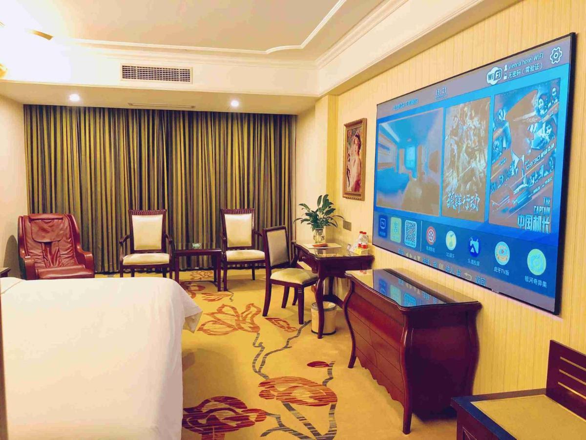 Vienna Hotel Guangzhou Shiling Экстерьер фото